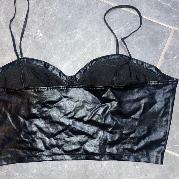 Black leather crop top - Picture 2 of 2